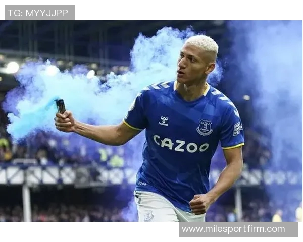 理查利森庆祝英超250场出场里程碑感慨荣幸与感激之情